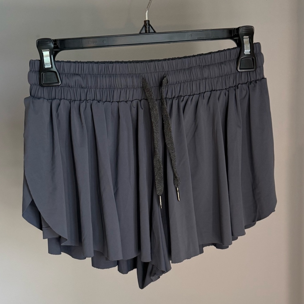Barely Worn - Women's Dark Grey Flowy Athletic Shorts Size Medium